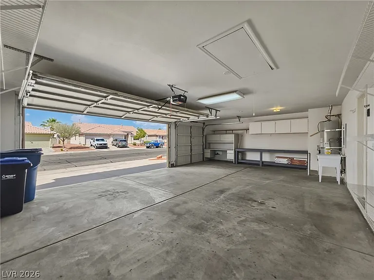 1037 Blue Lantern Dr — Photo 23