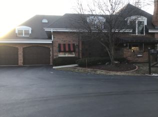 12634 S London Ln APT 2, Palos Heights, IL 60463