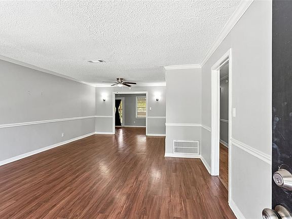 4th image of 424 Southern Oaks Dr