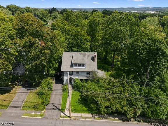 2nd image of 90 Watchung Ave