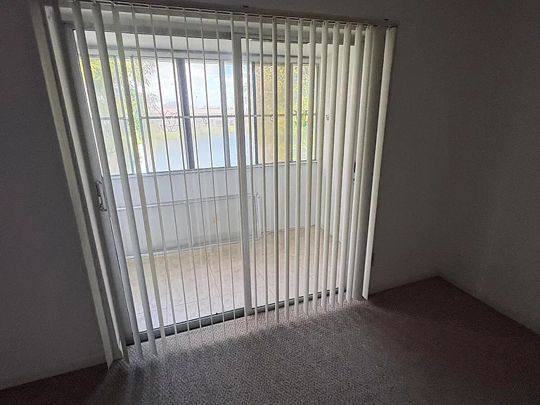 163 Somerset Cres #H — Photo 15