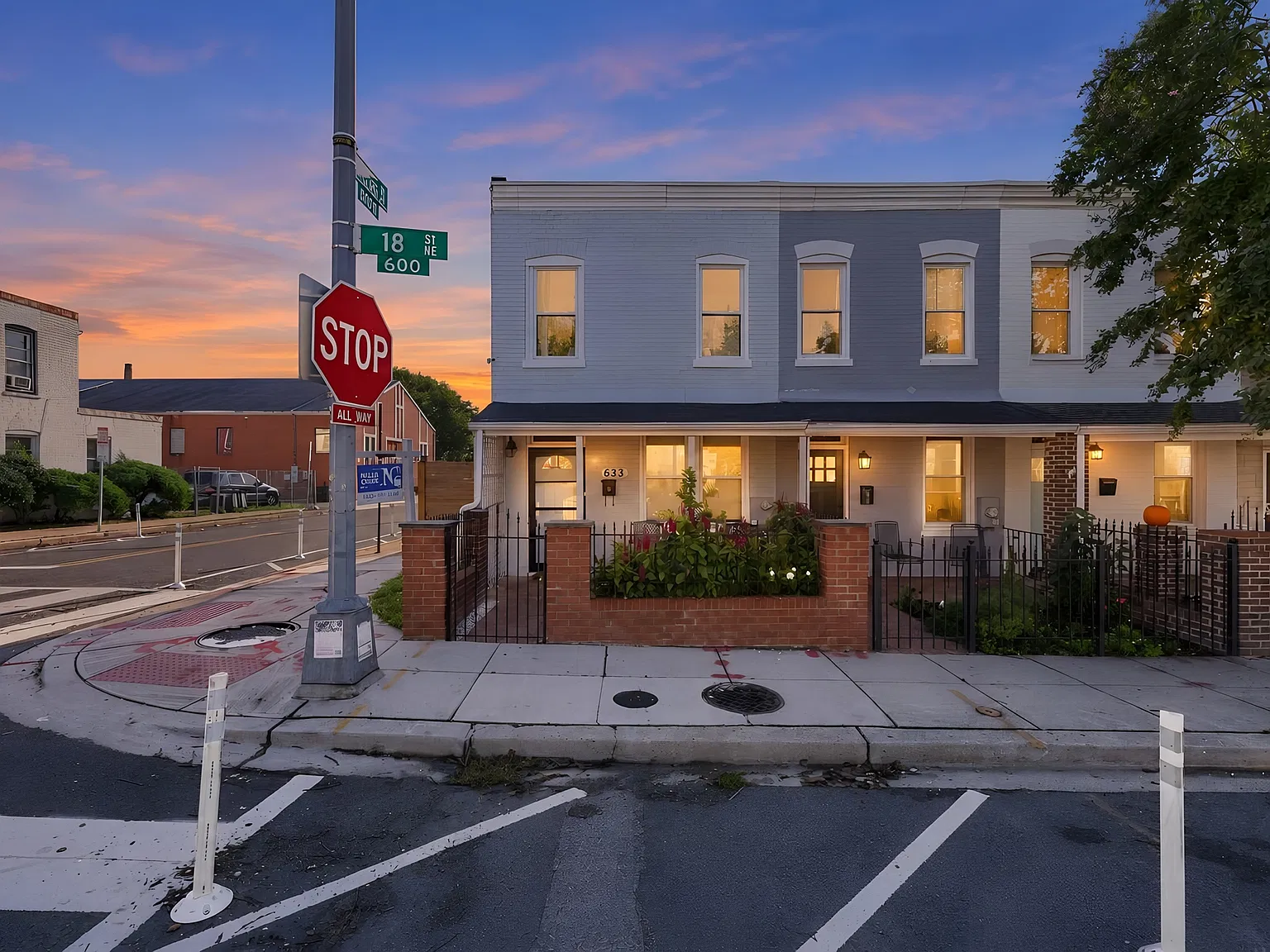 2 bed, 940 sqft, $2,995 — Photo 2