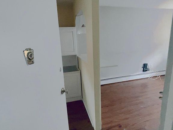 4th image of 241 Buttrick Ave Floor 1