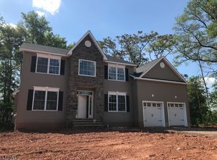 17 Mount Pleasant Ave, Bridgewater, NJ 08807