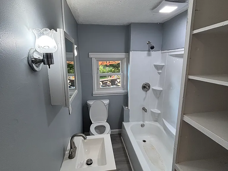 621 Creedmore Ave — Photo 5