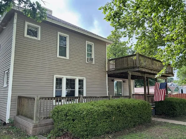 112 N 6th St, Sterling, KS 67579