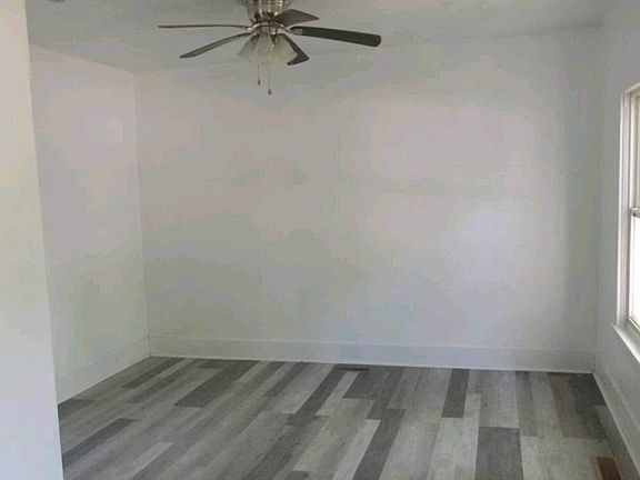 5th image of 303 W 4th St
