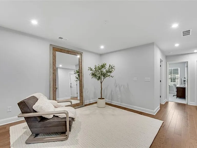 400 Renwood Trl — Photo 32