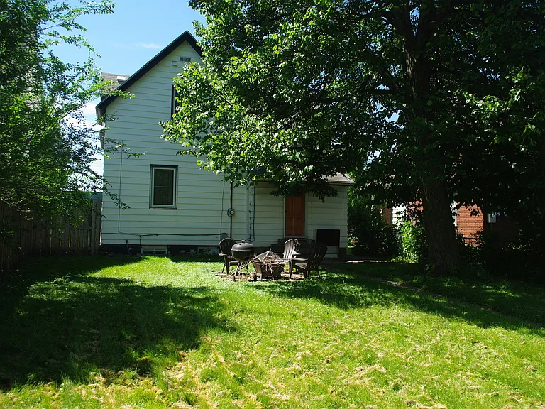 1677 Sherburne Ave — Photo 10