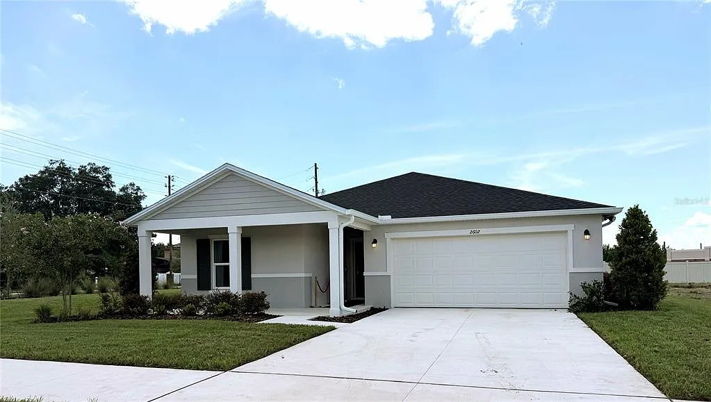 4 bed, 2.0 bath, 2058 sqft, $3,300 — Photo 2
