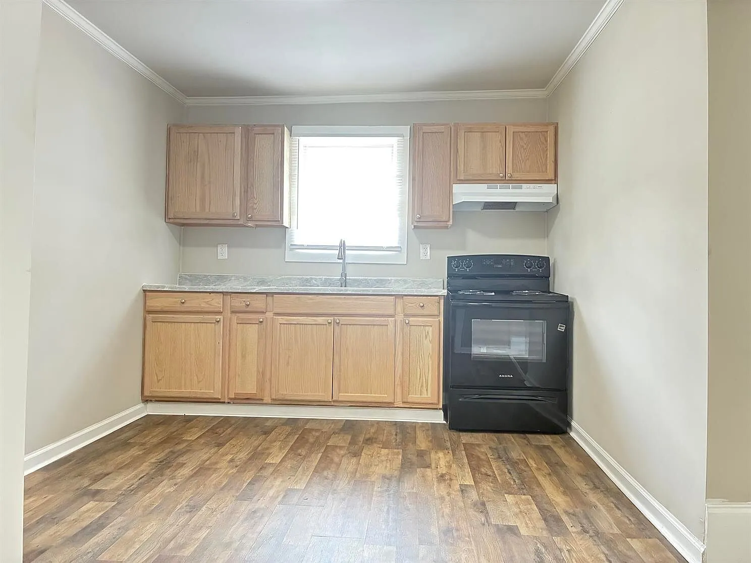 320 E Sumter St — Photo 4