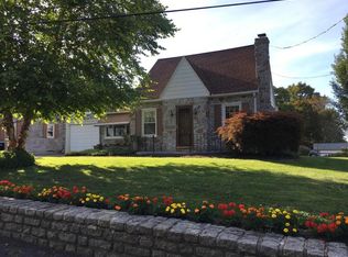 15 Batt Ave, Willow Street, PA 17584