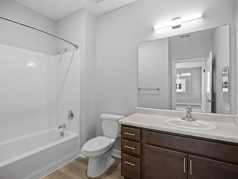 Full bath with tub/shower combo