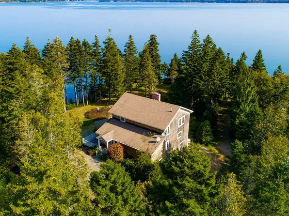 635 Paul Bunyan Road, Gouldsboro, ME 04624