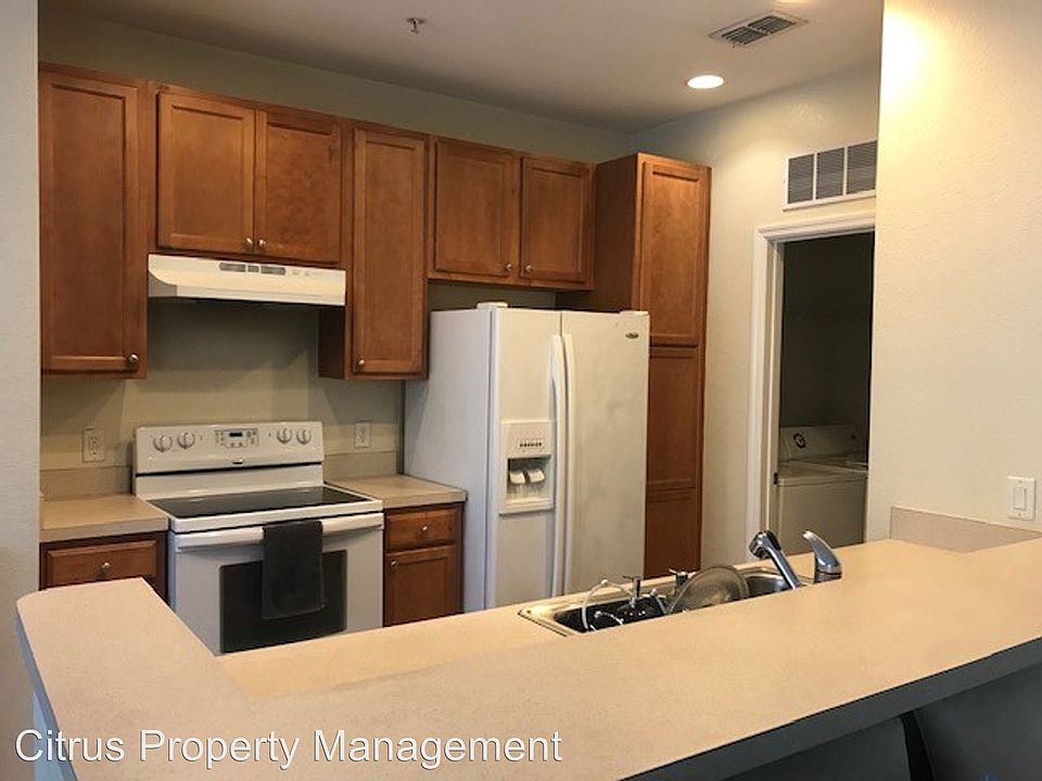 2nd image of 2442 Grand Central Pkwy APT 6