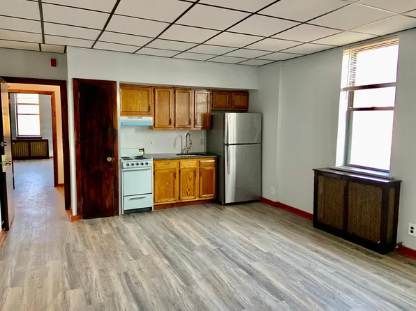 2250 S 9th St #2-R, Philadelphia, PA 19148