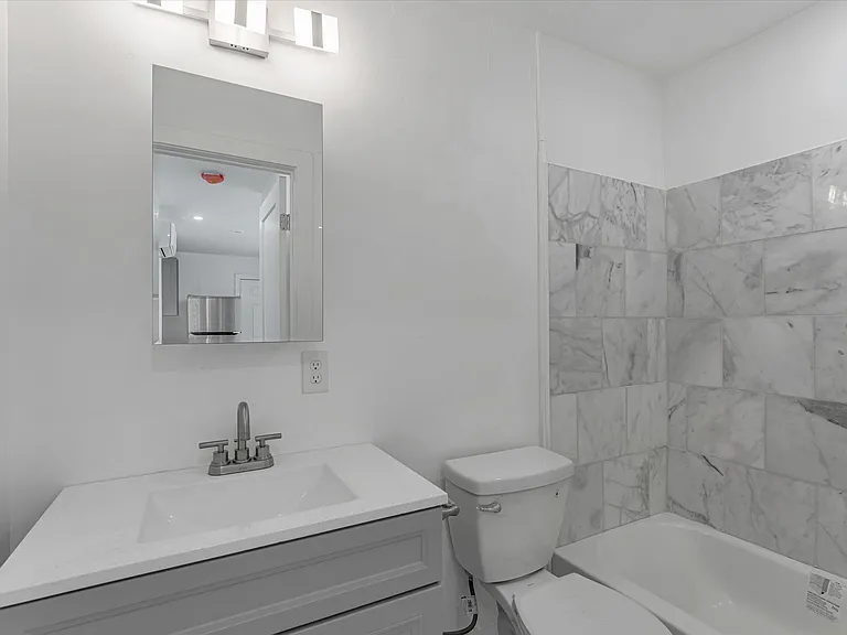 1031 62nd St #1035B — Photo 8