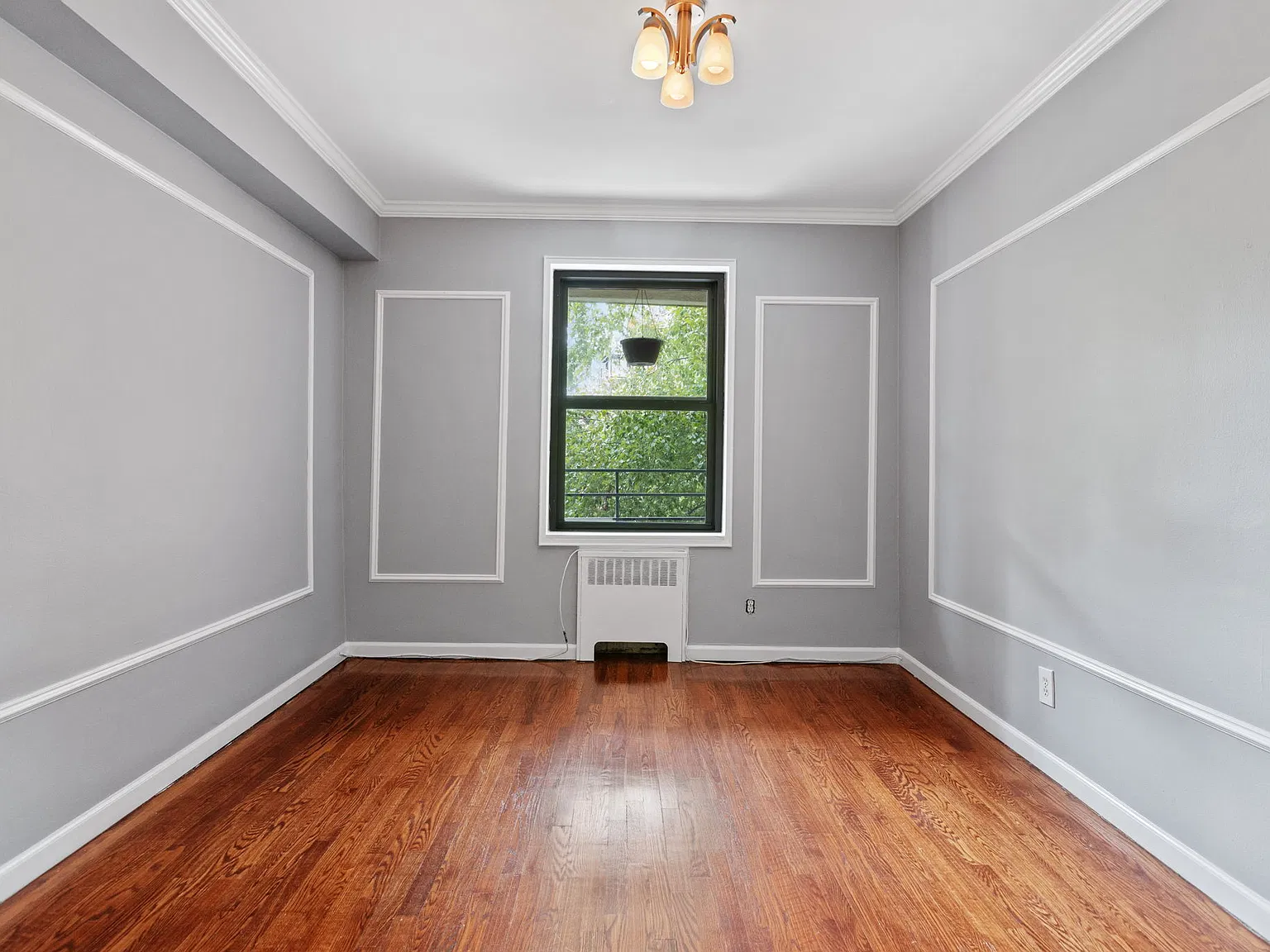 3 bed, 1300 sqft, $3,242 — Photo 3