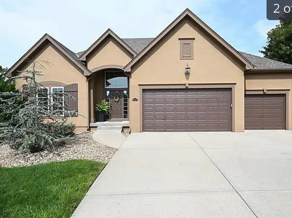 1920 NE 104th Ter, Kansas City, MO 64155