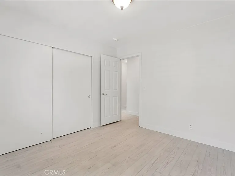 221 Acacia Ln — Photo 30