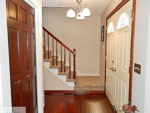 4th image of 905 Trenton Pl