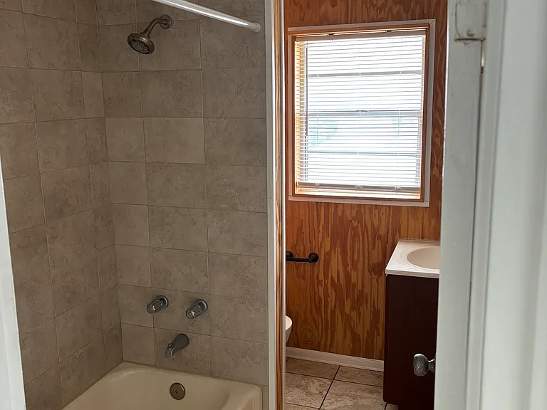 902 2nd St N #2 — Photo 4