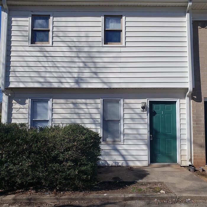 1st image of 109 Carriage Pl #1