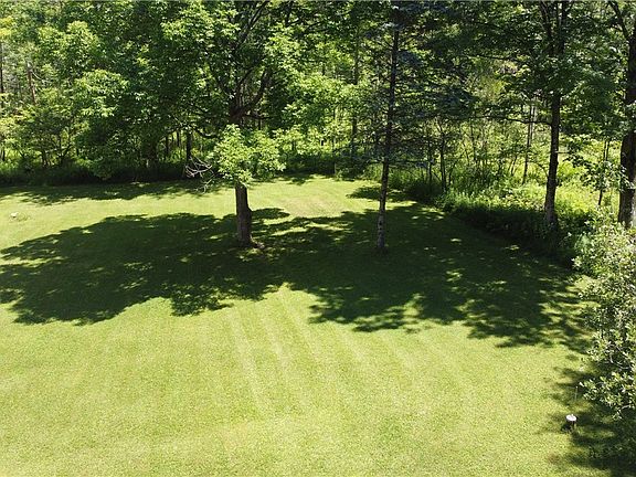 3rd image of 2036 Thornapple Rd