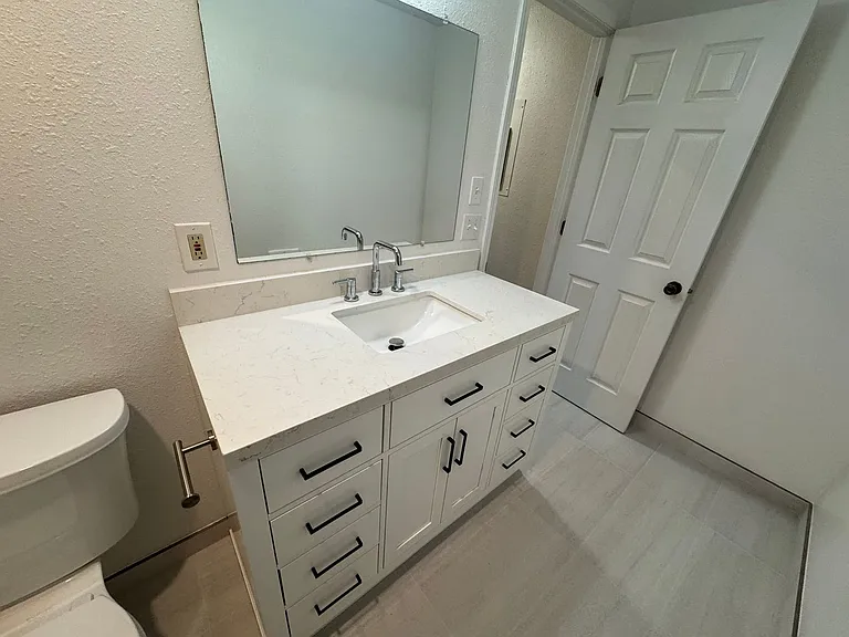 144 SW Lee St — Photo 24