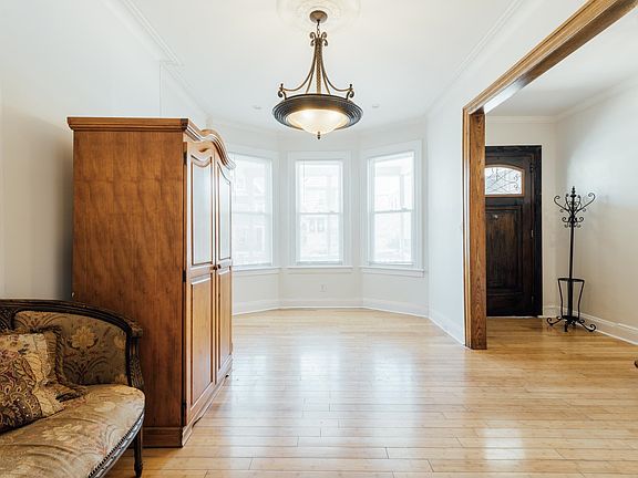 4th image of 217 Harrison Ave