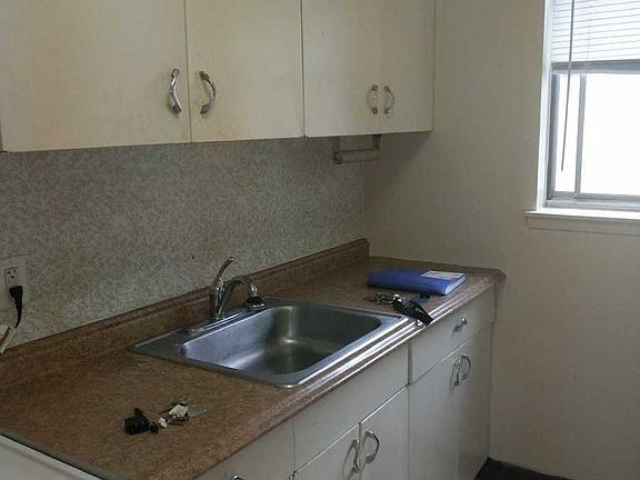 3rd image of 1871 7th St E APT 7