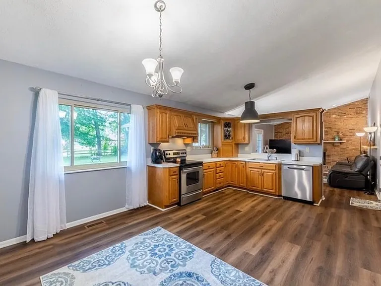 5277 Applecreek Rd — Photo 3