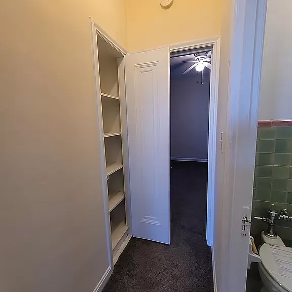 Viktoria hallway