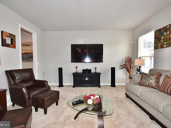 4th image of 10389 Twin Leaf Dr