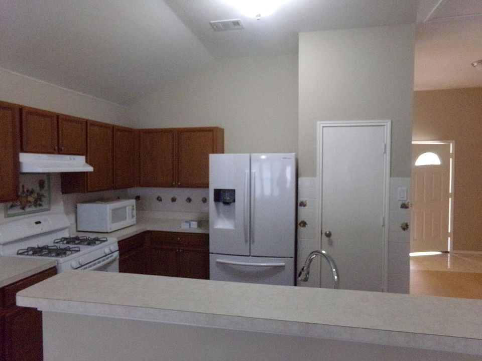 2nd image of 1205 Charlotte Dr