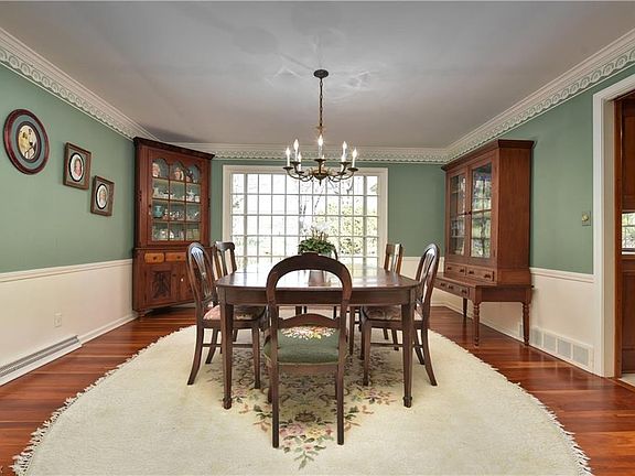 5th image of 30028 Applewood Dr