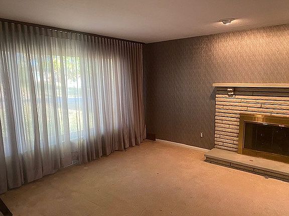 Living room; gas fireplace