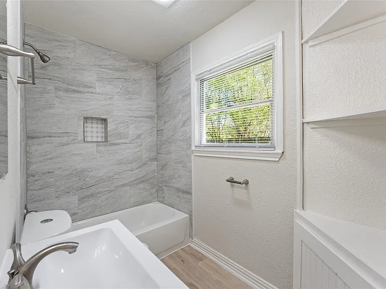 7725 Saint Lo Rd — Photo 22