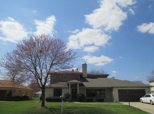 2254 Parkside Dr, Park Ridge, IL 60068