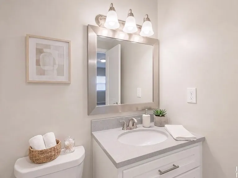 Modern Living in the Heart of Northlake — Photo 78