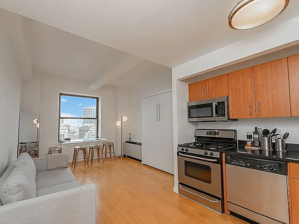 20 West St #42D