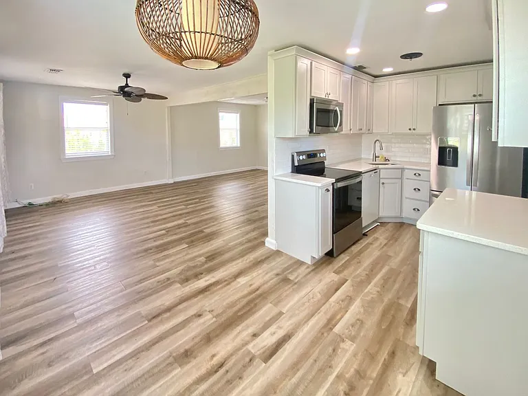 70 Brooks Dr — Photo 11