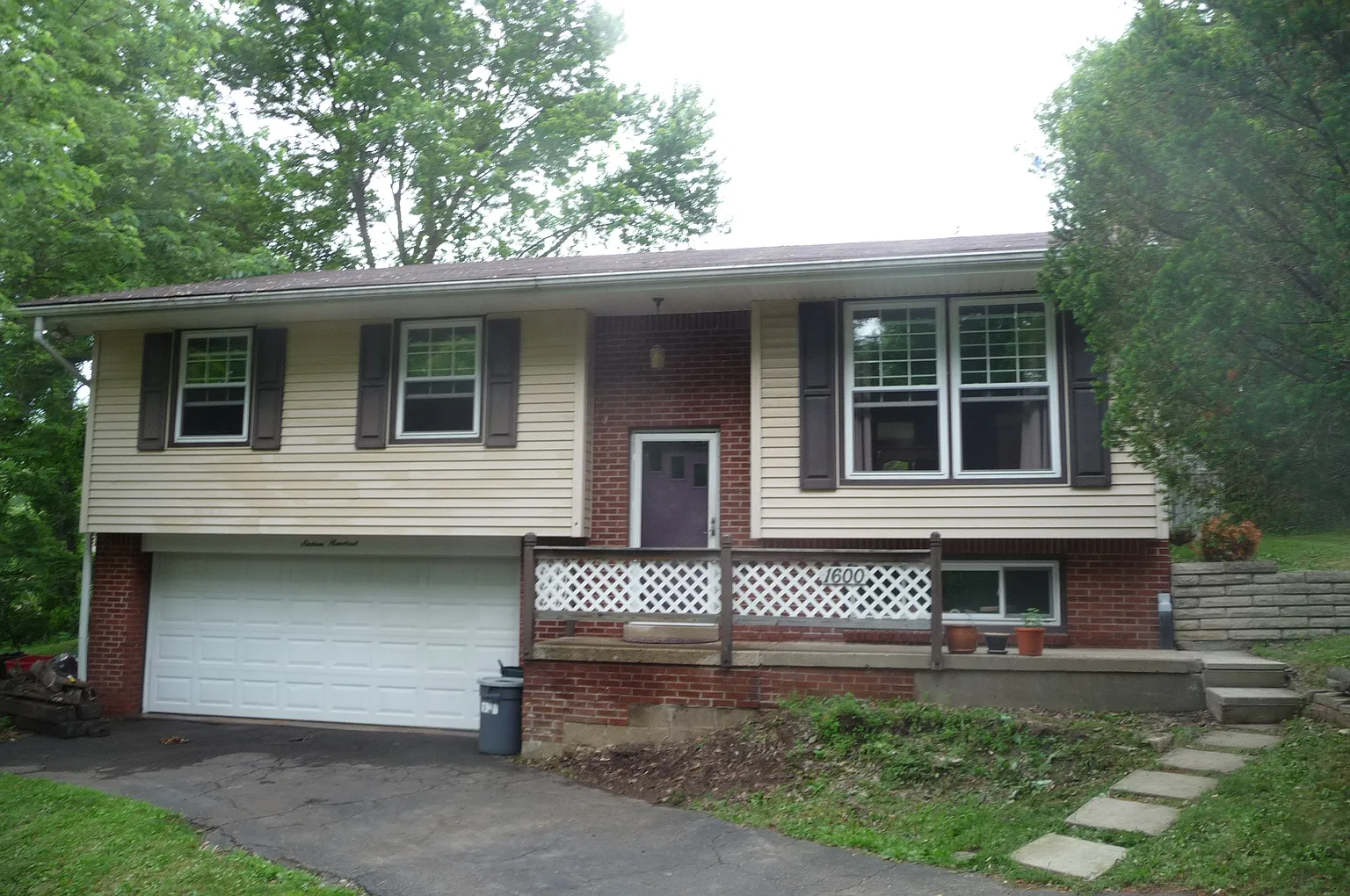 1600 Milton St photo 1