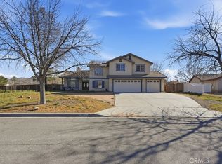 16261 Lake View Ln, Apple Valley, CA 92307