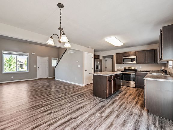 5th image of 303 SW 50th St
