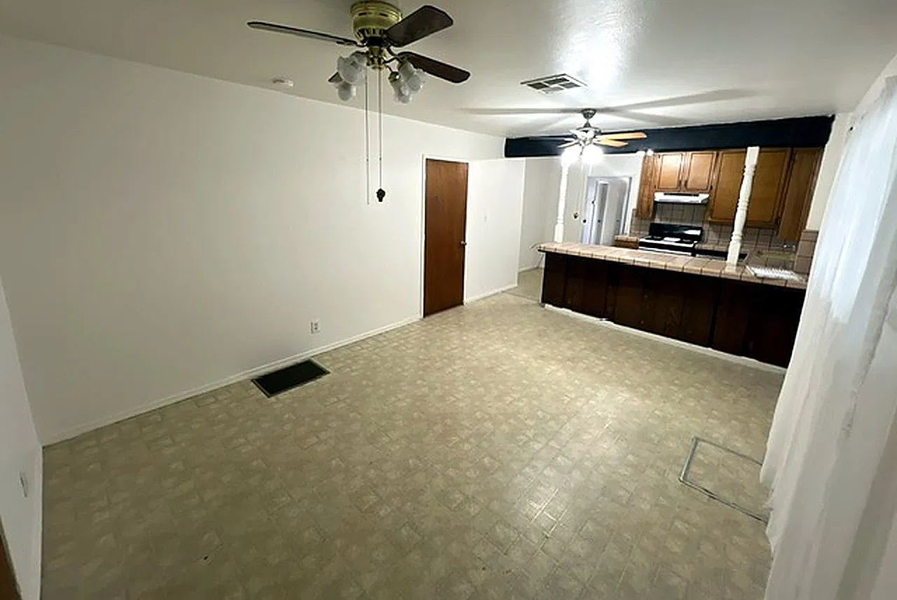3 bed, $1,900 — Photo 3