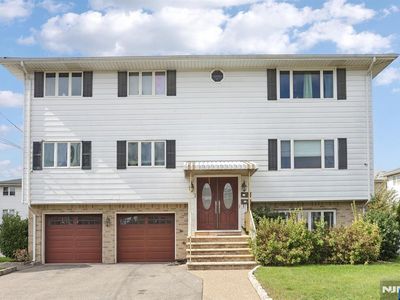 1 Rossi Ct, South Hackensack, NJ, 07606