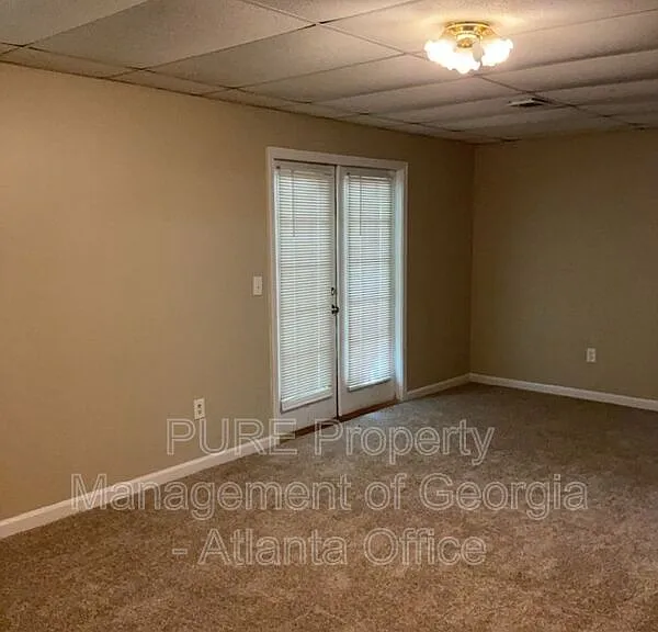 3213 Southridge — Photo 24