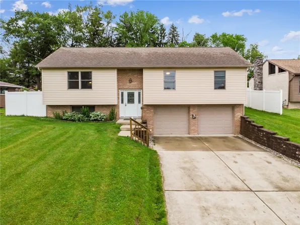 389 Prospect Cir, Lower Burrell, PA 15068