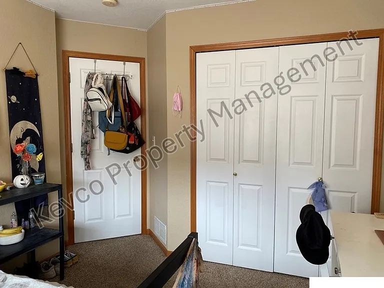 1637 Westbridge Dr #J3 — Photo 11